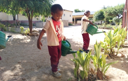 El colegio coruñés Santa María del Mar lleva Voz Natura a Mozambique